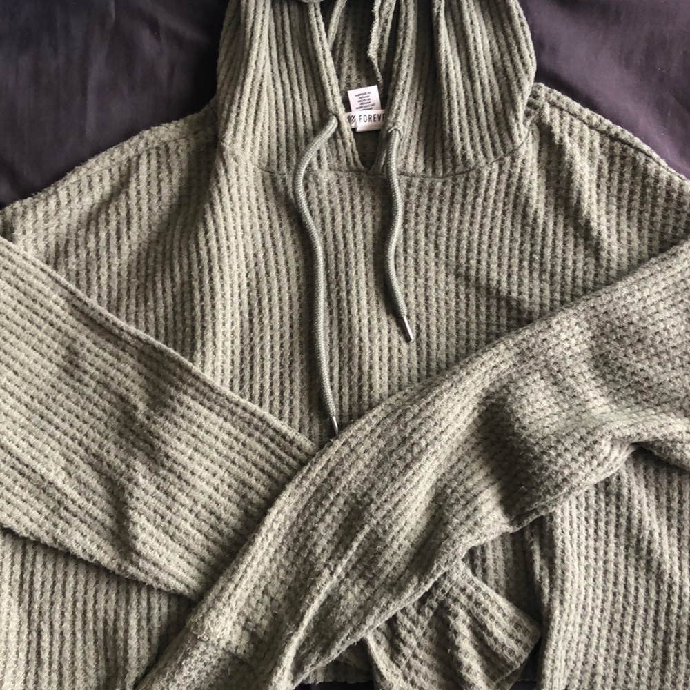 Cropped sport sweater